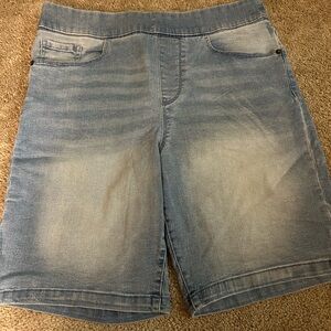 DKNY stretche  short jeans